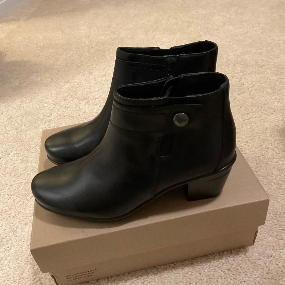 Clarks woman Elsie Jada waterproof black leather boots 7M